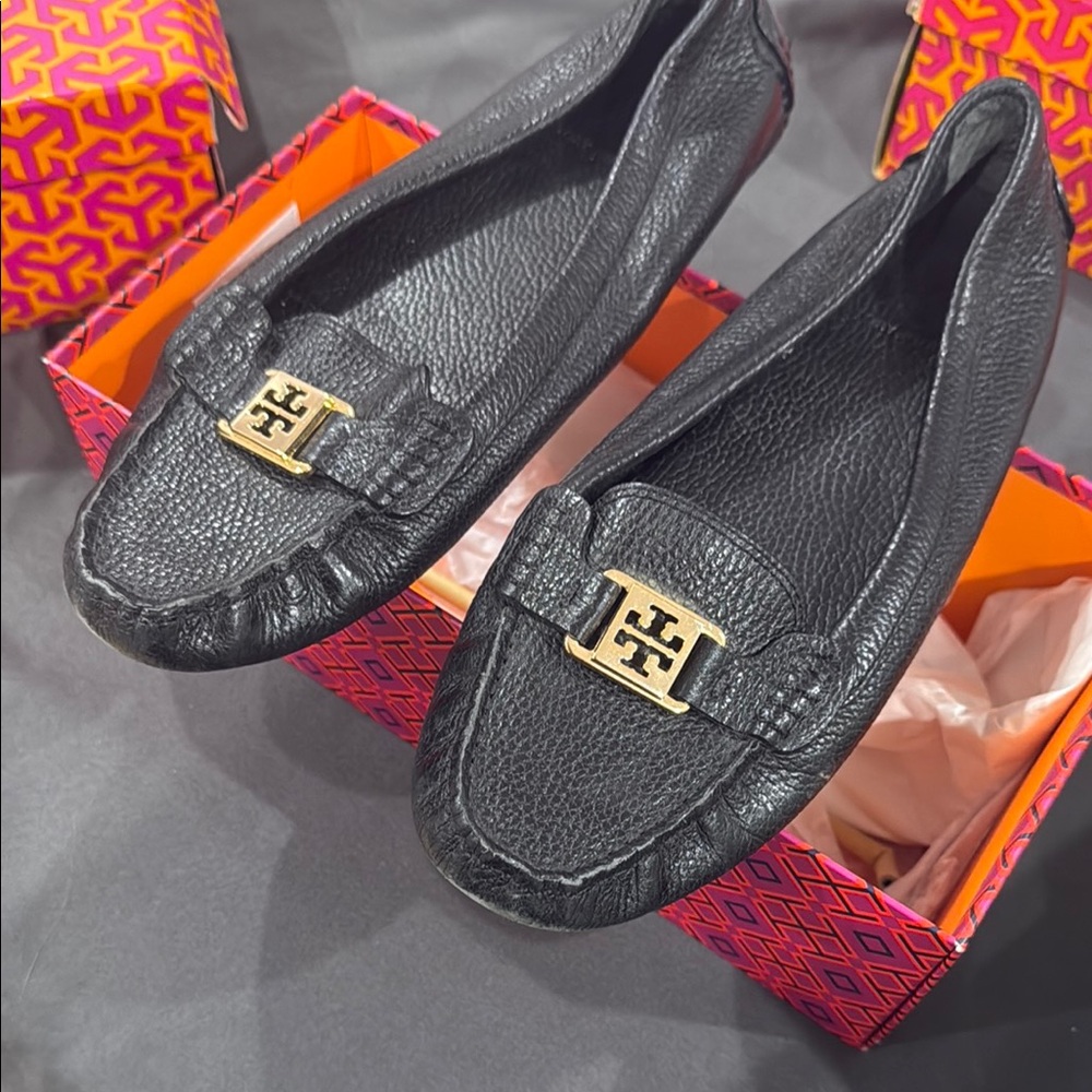Tory Burch Black Flats with Sleek Design